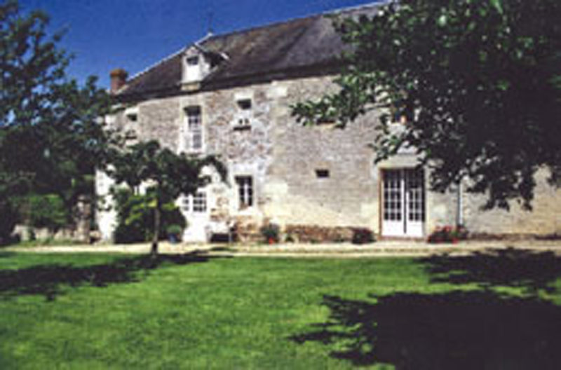 locsaisonniere-manoirdelaize-grange-exterieur1.jpg
